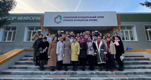 ФОТОРЕПОРТАЖ: Бөтенроссия татар журналистлары форумы делегатлары Иске Пенәгәр авылында һәм Кукмара шәһәрендә булып кайттылар