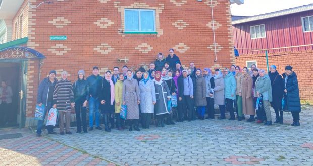 Бөтенроссия татар журналистлары форумында катнашучылар Иске Пенәгәр авылы мәчете белән танышты