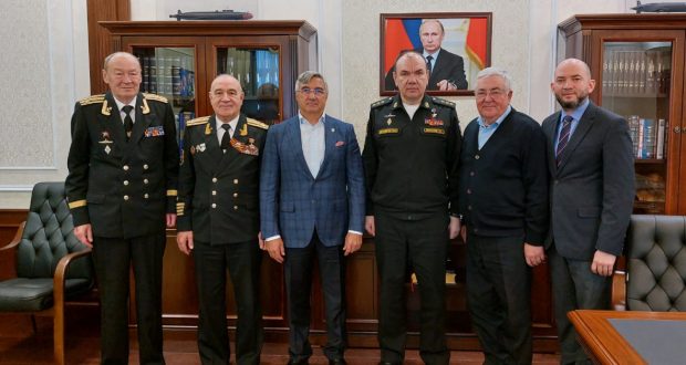 Василь Шайхразиев встретился с командующим Северным флотом адмиралом Александром Моисеевым