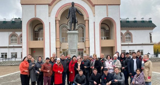 В Уфимском государственном татарском театре «Нур» состоялось открытие XXXI творческого сезона