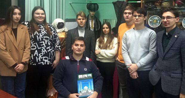 Студентов Алтайского государственного университета ознакомили с культурой татарского народа