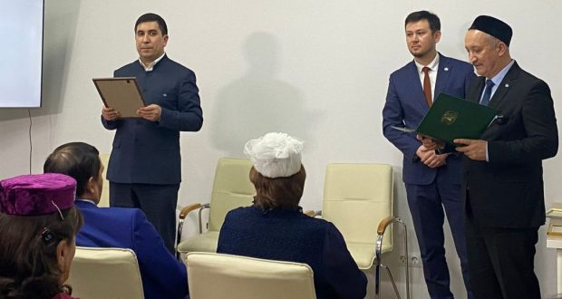 Данис Шакиров принял участие в круглом столе с руководителями татарских национально-культурных организаций
