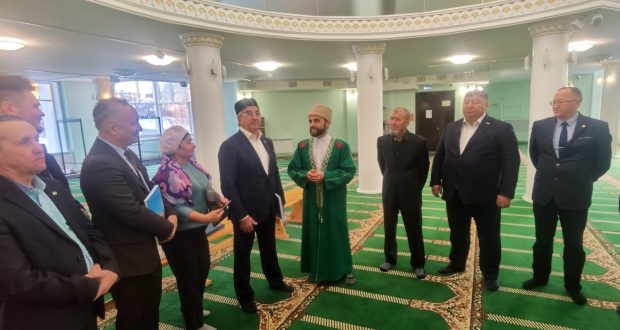 Vasil Shaykhraziev got acquainted with the history of the Central Mosque of Izhevsk