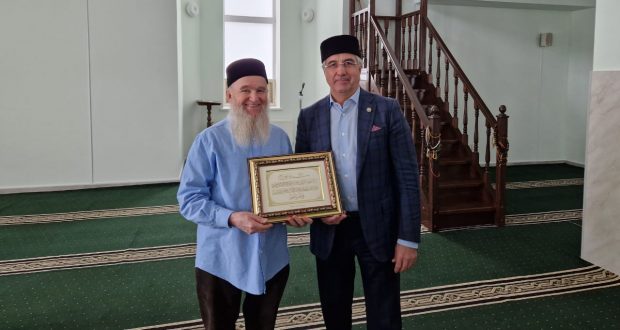 Василь Шайхразиев посетил Соборную мечеть города Нефтекамска