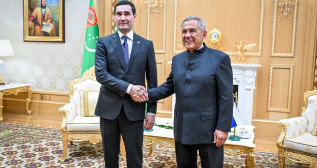 Rustam Minnikhanov takes part in a ceremony of laying a foundation stone of a new mosque in Turkmenistan