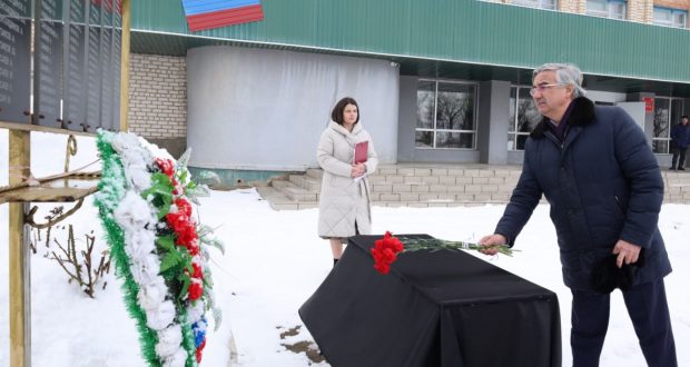 Председатель Национального Совета возложил цветы к памятникам в ауле Малый Барханчак