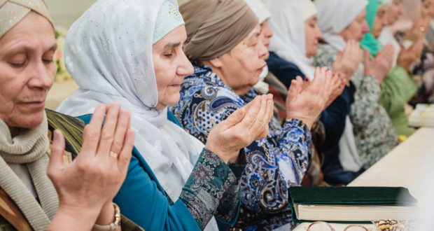 В мечети Марджани почтили молитвой память выдающихся татарских деятелей