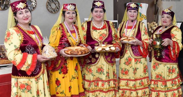 Ташкентта яшәүче милләттәшләребез “Чәй бәйрәме”нә җыелды