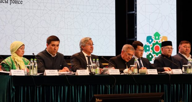 Rustam Minnikhanov took part in the XI All-Russia meeting of entrepreneurs from Tatar villages