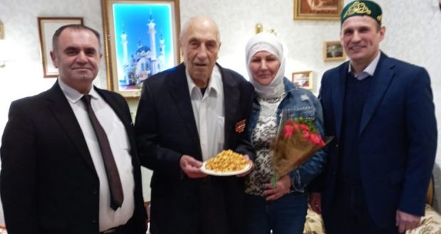 98 лет исполнилось ветерану Великой Отечественной войны Хакиму Биктееву