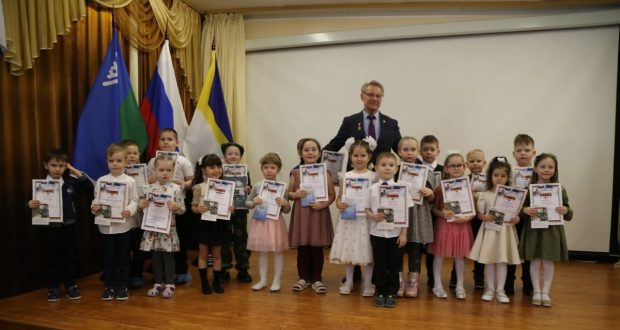 В Нижневартовске состоялось торжественное награждение победителей V конкурса чтецов «Джалиловские чтения»