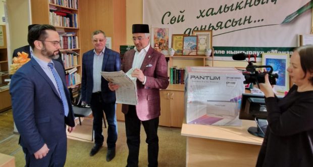 Председатель Национального Совета подарил принтер редакциии газеты “Яңарыш”