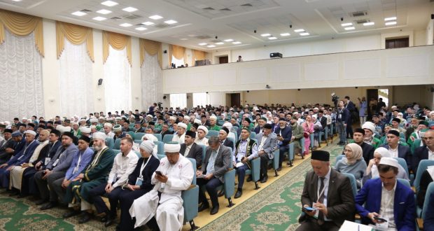 Началась вторая часть пленарного заседания XIII Всероссийского Форума татарских религиозных деятелей