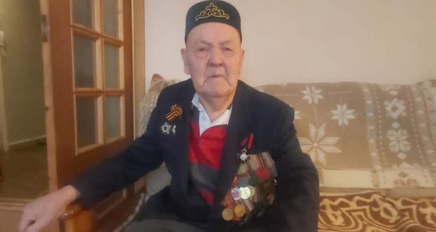 Постоянное представительство РТ вручило памятные подарки татарам-ветеранам по случаю Дня Великой Победы