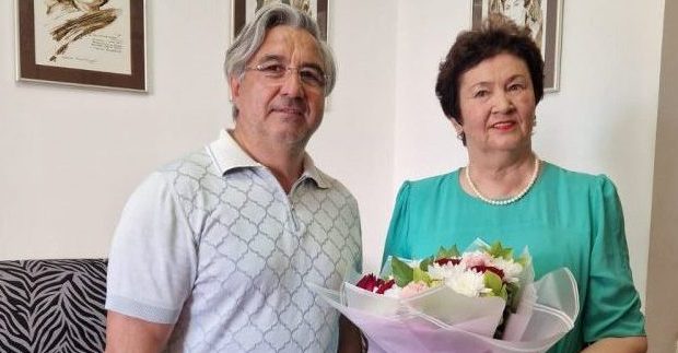 Василь Шайхразиев поздравил Ханису Алишину с юбилеем