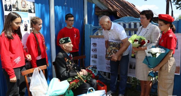 В Апастовском районе ветерана поздравили с 100-летним юбилеем