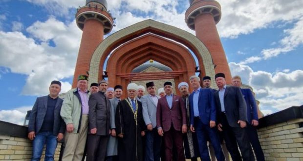 Василь Шайхразиев посетил мечеть “Рашида” в селе Медяна