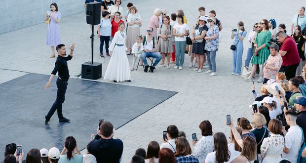 На занятии проекта «Хәрәкәттә – бәрәкәт» казанцев познакомят с особенностями татарского народного танца