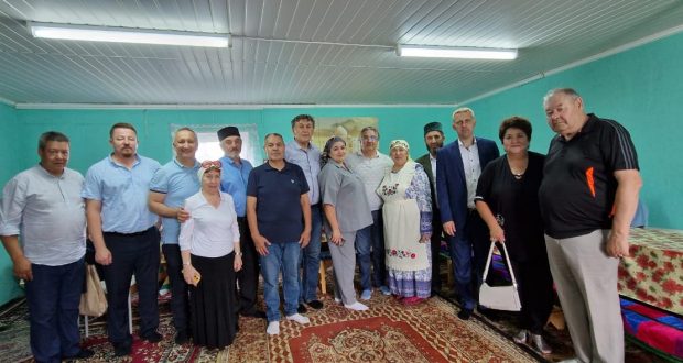 Василь Шайхразиев посетил “Центральную районную мечеть” в Большеречье