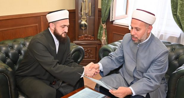 Председатель Совета по фетвам Палестины вручил иджазы муфтию Татарстана и казыю Казани