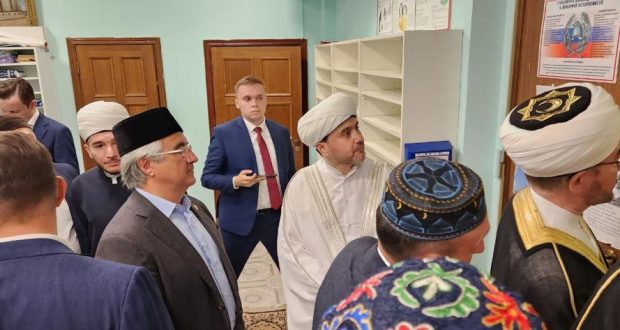 Василь Шайхразиев посетил мечеть “Покаяние” в Нижнем Новгороде