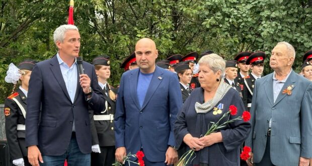 На московском памятнике Мусе Джалилю обновили надпись. К его имени добавили важное уточнение: «Герою Советского Союза. Поэту»