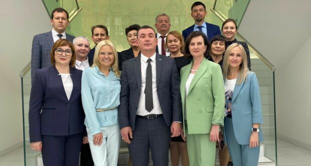 Всемирный конгресс татар посетила делегация из Нижневартовска