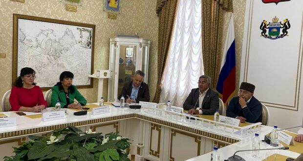 Василь Шайхразиев встретился с руководителями татарских общественных организаций Тюменской области
