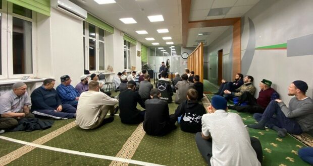 В Альметьевской Центральной мечети прошла лекция по семейным ценностям