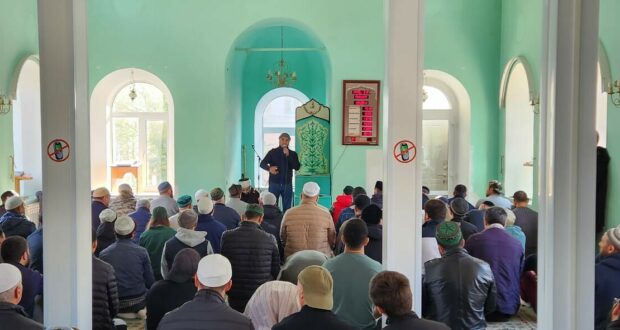 Василь Шайхразиев ознакомился с ходом ремонтных работ Кировской Соборной мечети