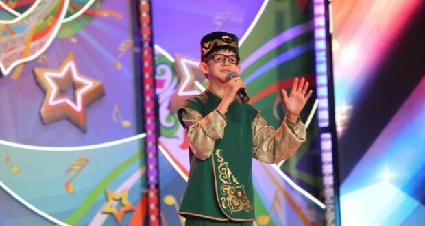 12-летний пестречинец поет, играет на музыкальном инструменте и изучает азы Ислама