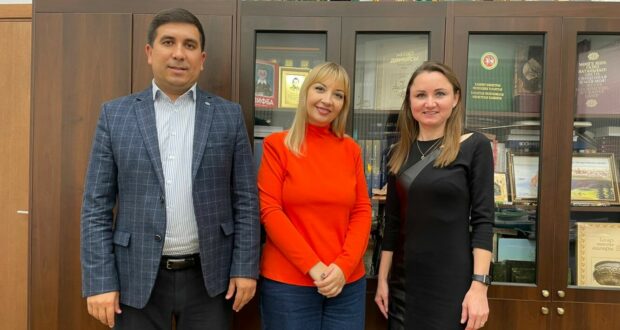Данис Шакиров встретился с Председателем общественной организации татар Латинской Америки «Татлам» Алисой Гилязовой