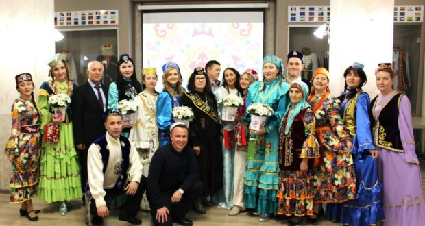 Лучших татарских девушек выбрали на конкурсе “Оста Бикә” в Краснодаре