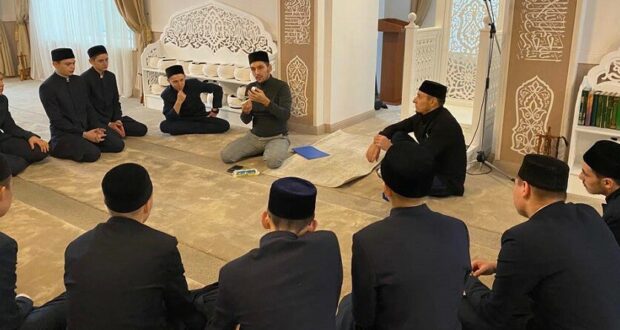 Ислам динен кабул итүгә 1000 ел исемендәге мәдрәсәдә татар азаны дәресләре башланды