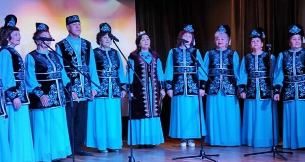 Тубыл шәһәренең “Яшьлеккә сәяхәт” ансамбле иҗат кичәсен уздырды