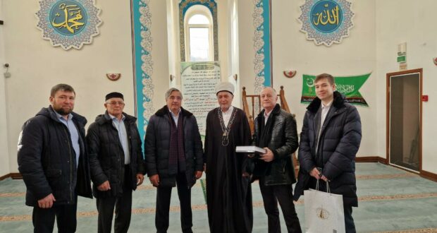 Василь Шайхразиев посетил мечеть “Рамазан” в Екатеринбурге