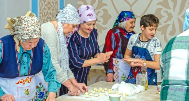 РООО «ТБКЦ «Якташлар» провели мастер-класс по приготовлению традиционных татарских мантов
