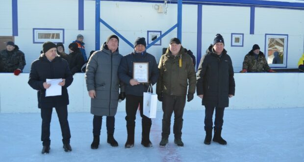 В городе Сосновка прошел Межрегиональный турнир по хоккею с шайбой на льду