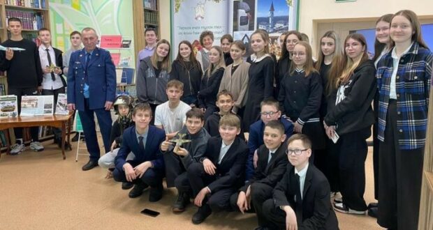 Заинские школьники встретились с летчиком Айдаром Гилязовым