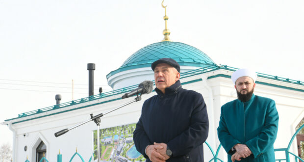 Рустам Минниханов открыл новую мечеть в Зеленодольском районе