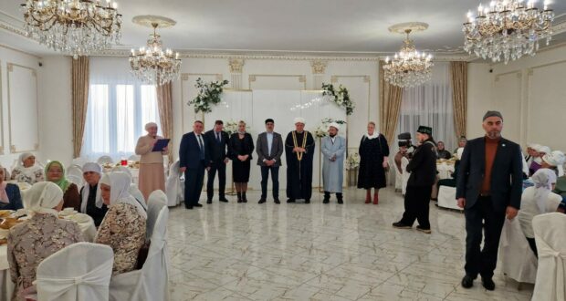Василь Шайхразиев поприветствовал гостей Республиканского Женского ифтара в Чувашии