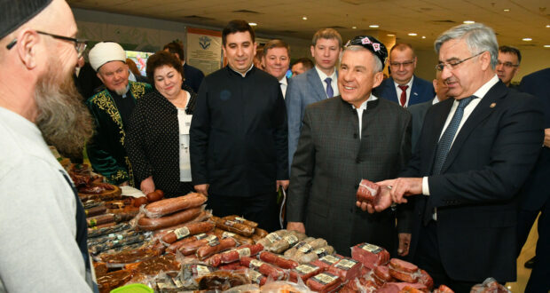 Rustam Minnikhanov takes part in the XII All-Russia gathering of entrepreneurs from Tatar villages