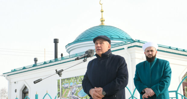 Rustam Minnikhanov opens a new mosque in the Zelenodolsk region