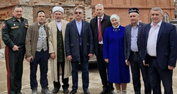 Василь Шайхразиев ознакомился с ходом ремонтных работ Кировской Соборной мечети