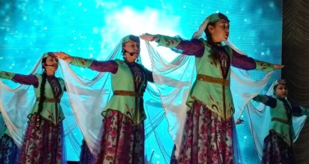 “Асылъяр” үрнәк татар җыр һәм бию ансамбле матур концерт куйды