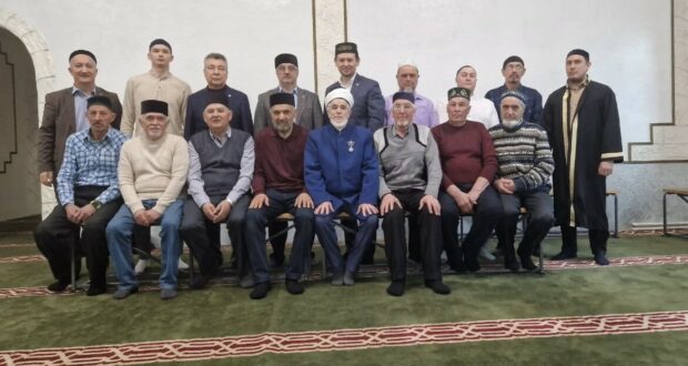 Василь Шайхразиев посетил мечеть «Ак Өмет»