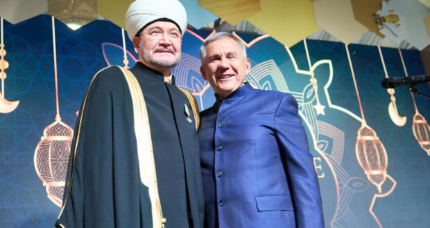 Рустам Минниханов в Москве принял участие в благотворительном ифтаре в рамках проекта «Шатер Рамадана»