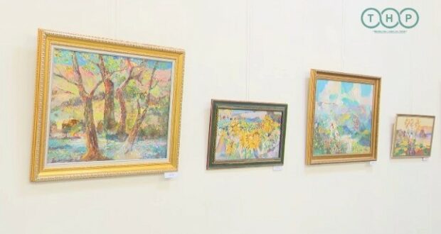 Мир идеальных красок: открылась выставка известного художника Камиля Велиахмедова