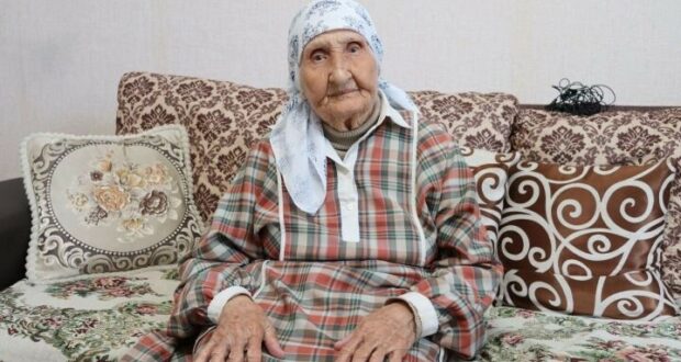 Танцевавшая на Сабантуе в Чистополе под песни «Любэ» Нурия Гибадуллина рассказала, как в 87 лет ей удается оставаться такой энергичной