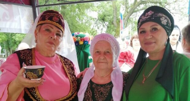 В Исаклах состоялся Первый районный фестиваль национальных культур «Родниковый край»